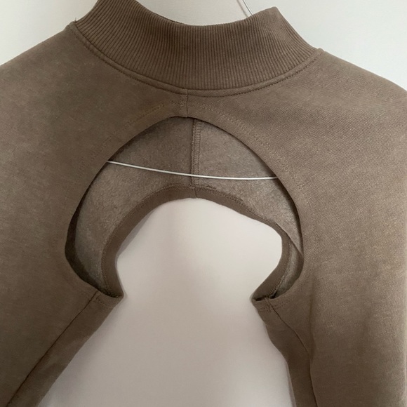 Zara, trendy sleeve-top! - Picture 2 of 5